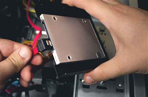 aggiornare firmware ssd crucial.